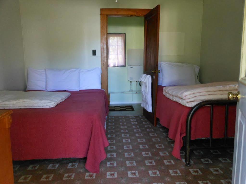 Katahdin Cabins Hotel Millinocket Luaran gambar
