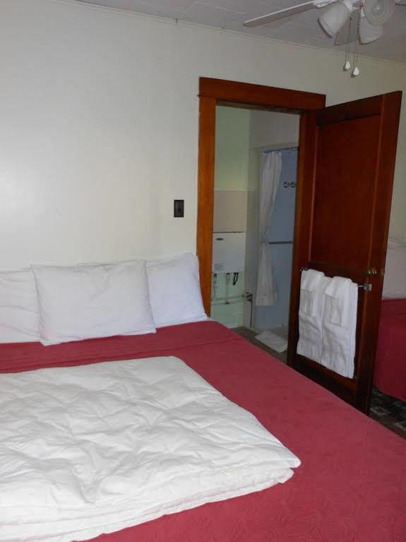 Katahdin Cabins Hotel Millinocket Luaran gambar