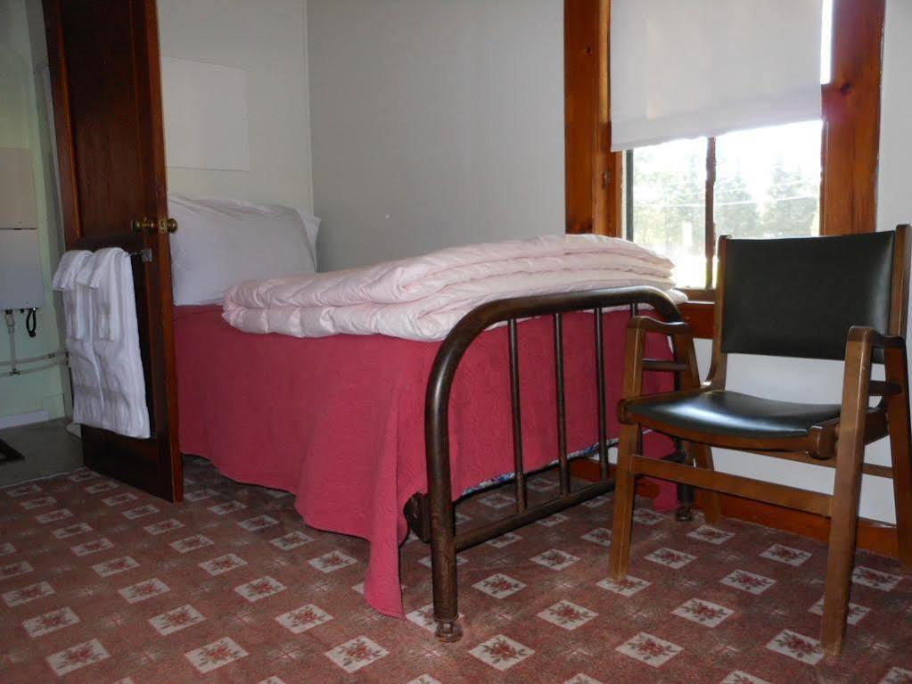 Katahdin Cabins Hotel Millinocket Luaran gambar