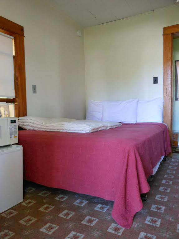 Katahdin Cabins Hotel Millinocket Luaran gambar