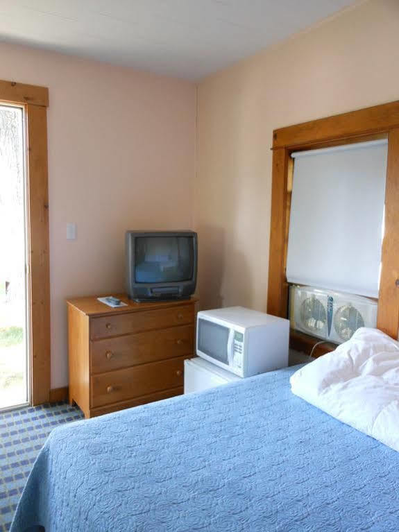 Katahdin Cabins Hotel Millinocket Luaran gambar