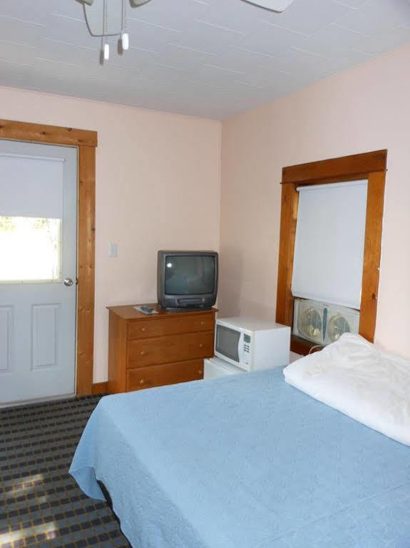 Katahdin Cabins Hotel Millinocket Luaran gambar